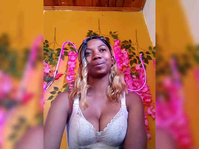 Sahsahsexy webcam