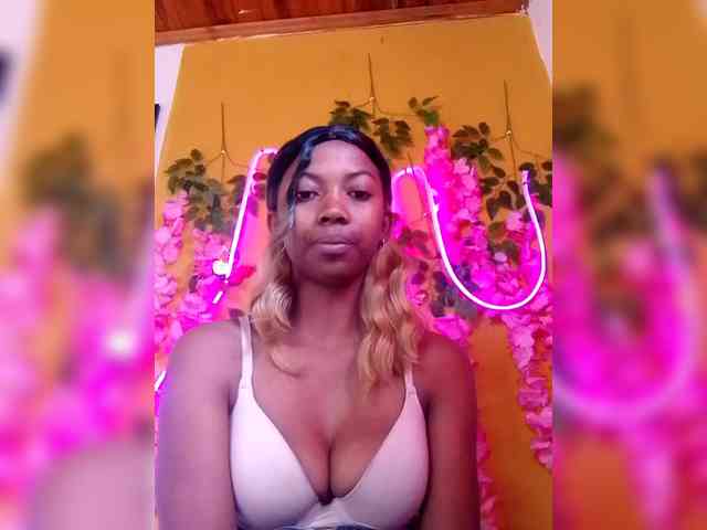 Sahsahsexy webcam