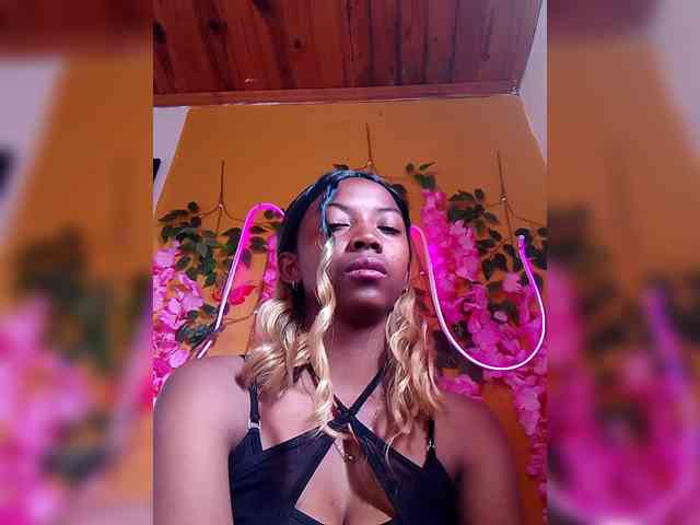 Sahsahsexy webcam