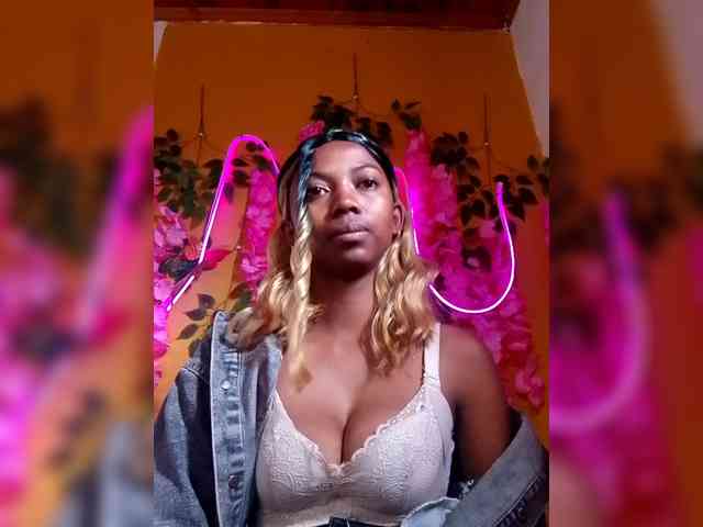 Sahsahsexy webcam