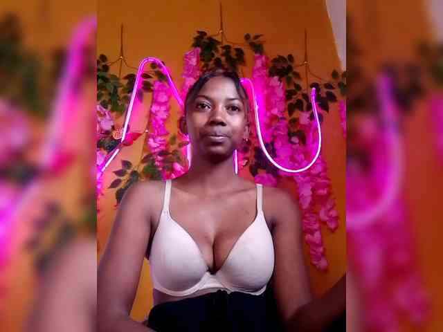Sahsahsexy webcam