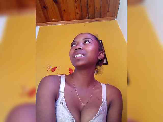 Sahsahsexy webcam