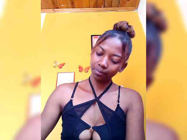 Modèle: Sahsahsexy