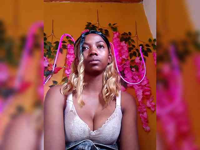 Sahsahsexy webcam