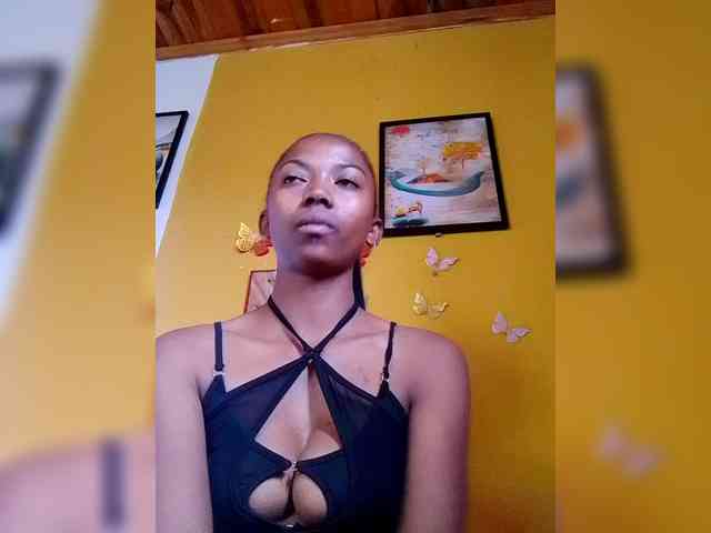 Modèle: Sahsahsexy