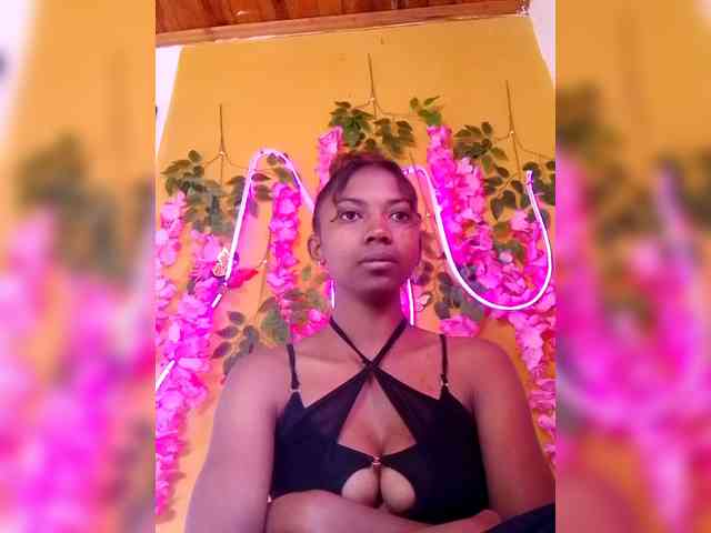 Sahsahsexy webcam