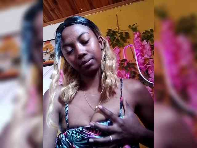 Sahsahsexy webcam