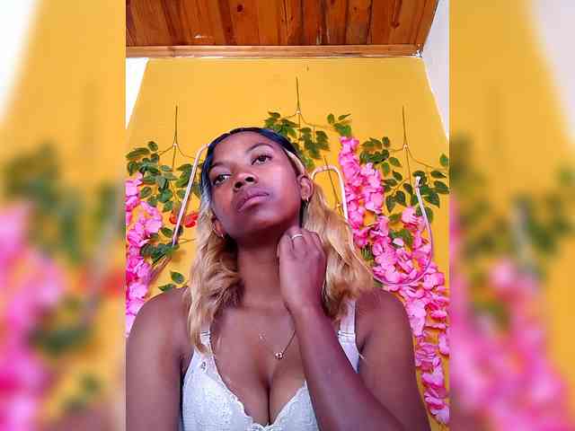 Sahsahsexy webcam