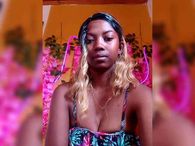 Sahsahsexy webcam