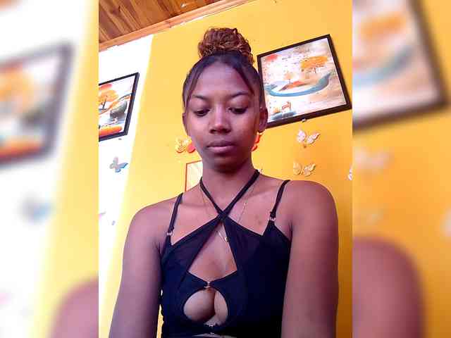 Sahsahsexy webcam