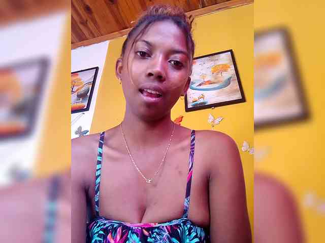 Sahsahsexy webcam