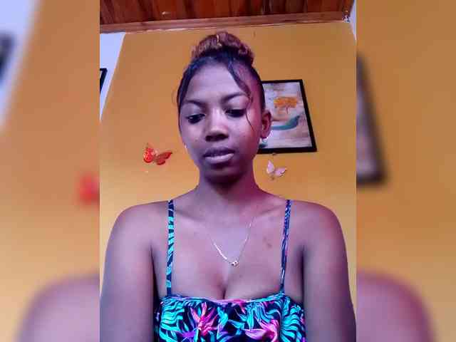 Sahsahsexy webcam