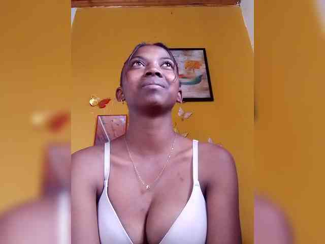 Sahsahsexy Live Webcam on BongaCams