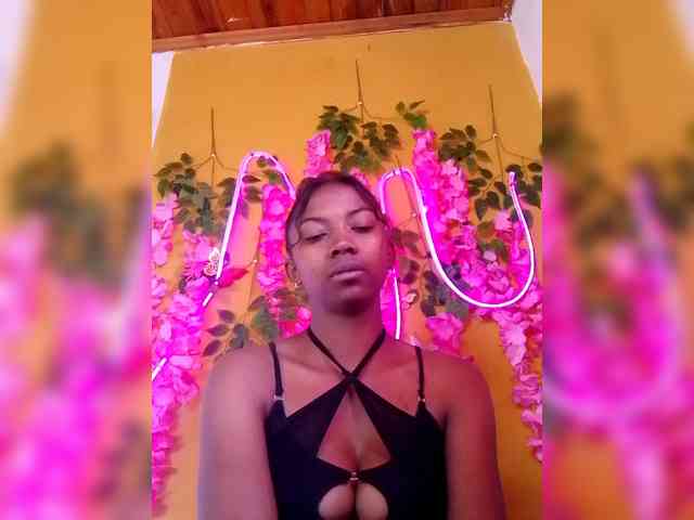 Sahsahsexy webcam