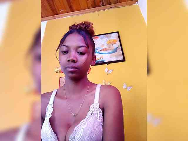 Sahsahsexy webcam