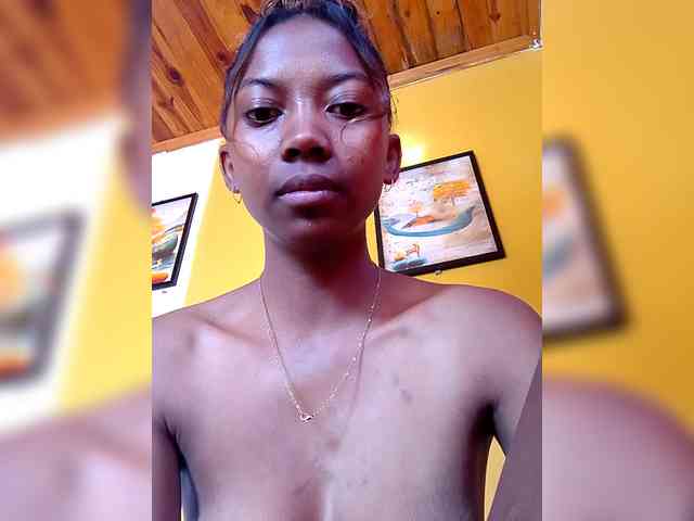 Modèle: Sahsahsexy