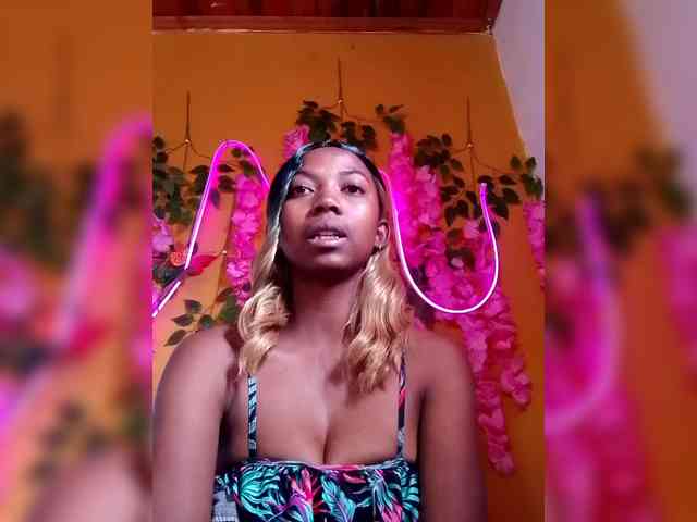 Modèle: Sahsahsexy