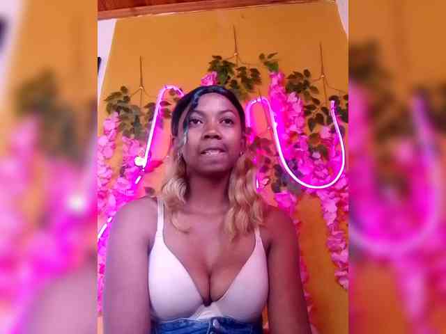 Sahsahsexy webcam