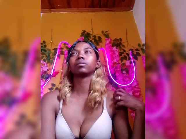 Sahsahsexy webcam