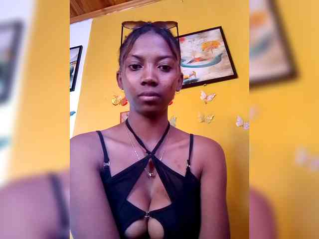Sahsahsexy webcam