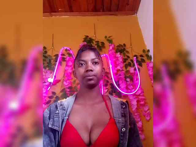 Sahsahsexy webcam