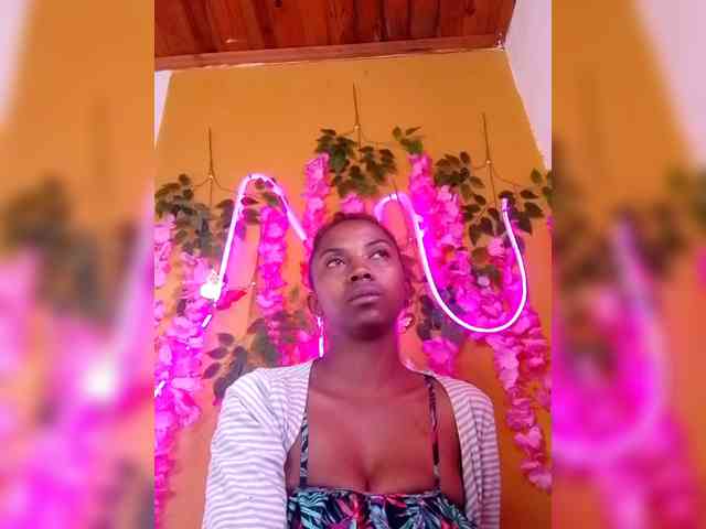 Sahsahsexy webcam