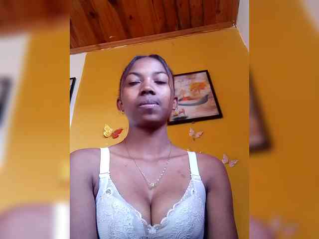 Sahsahsexy webcam