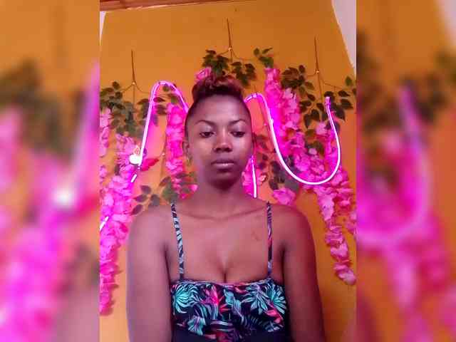 Modèle: Sahsahsexy