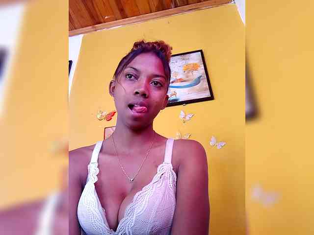 Modèle: Sahsahsexy