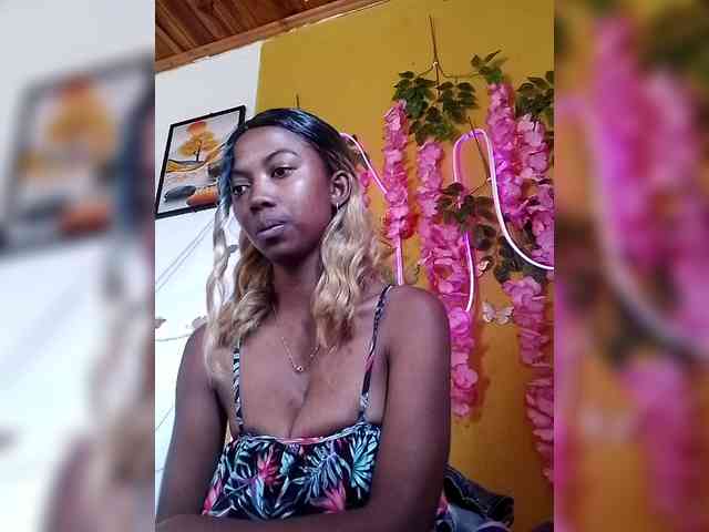 Sahsahsexy webcam
