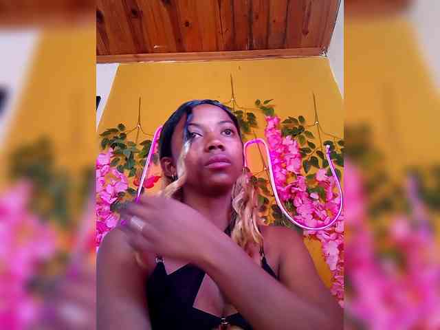 Sahsahsexy webcam