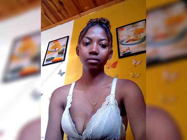 Sahsahsexy webcam