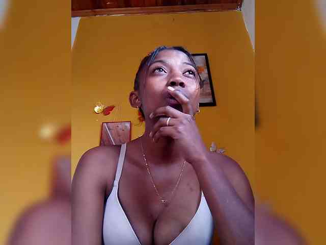 Sahsahsexy webcam