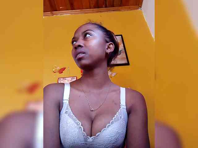Modèle: Sahsahsexy