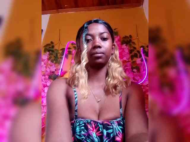 Sahsahsexy webcam
