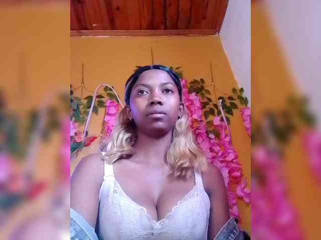 Sahsahsexy webcam