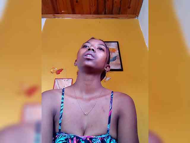 Modèle: Sahsahsexy