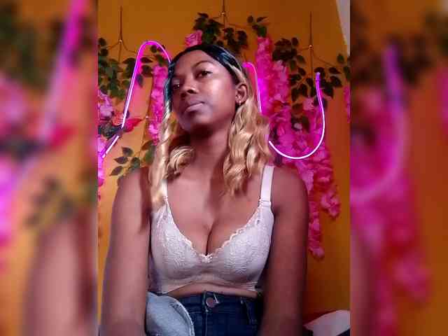 Sahsahsexy webcam