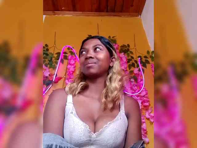 Sahsahsexy webcam