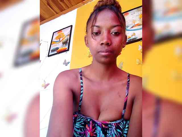 Modèle: Sahsahsexy