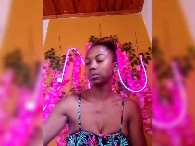 Modèle: Sahsahsexy