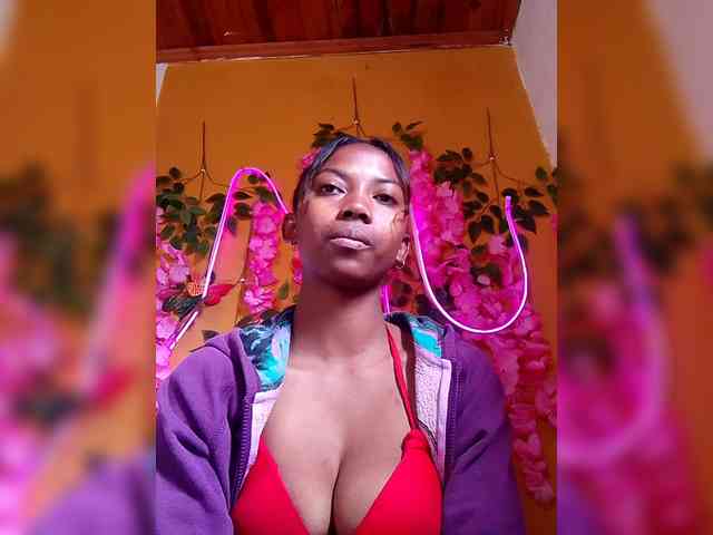 Sahsahsexy webcam