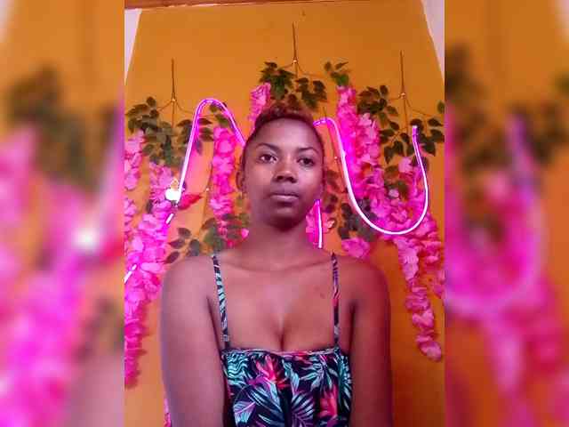 Sahsahsexy webcam
