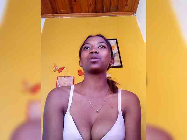 Modèle: Sahsahsexy