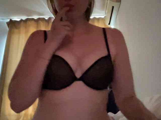 KiraTey webcam