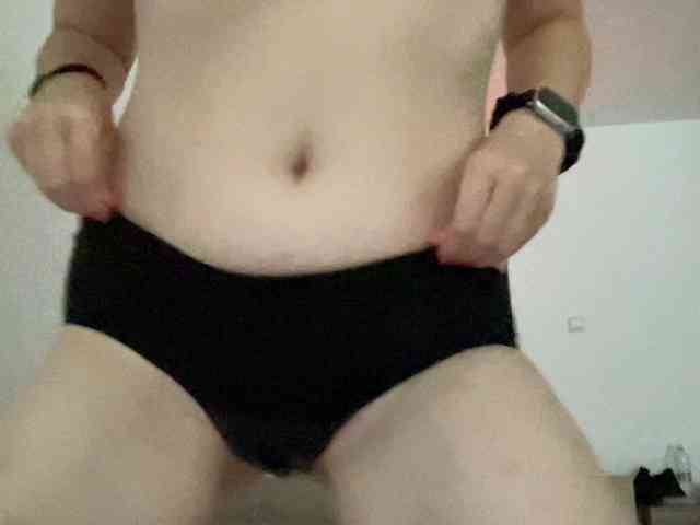 KiraTey webcam