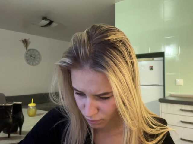 JenevaOcana live cam on BongaCams