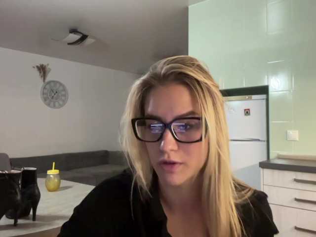 JenevaOcana live cam on BongaCams