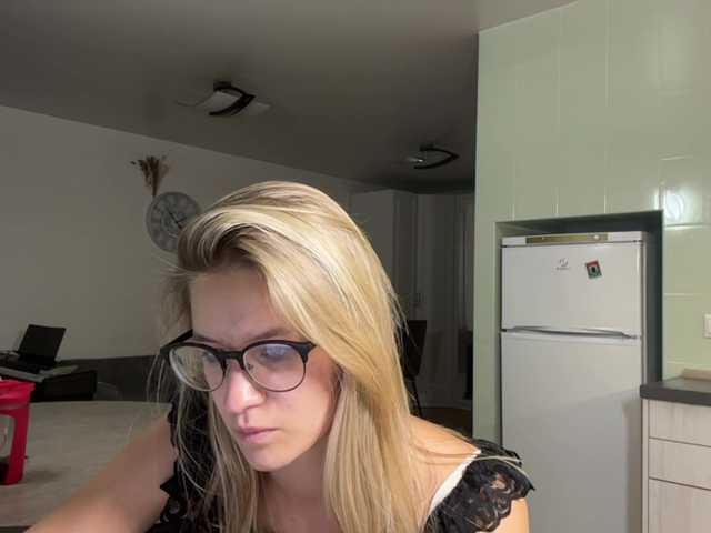 JenevaOcana live cam on BongaCams