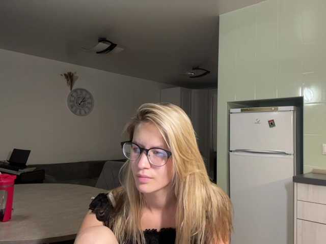 JenevaOcana live cam on BongaCams